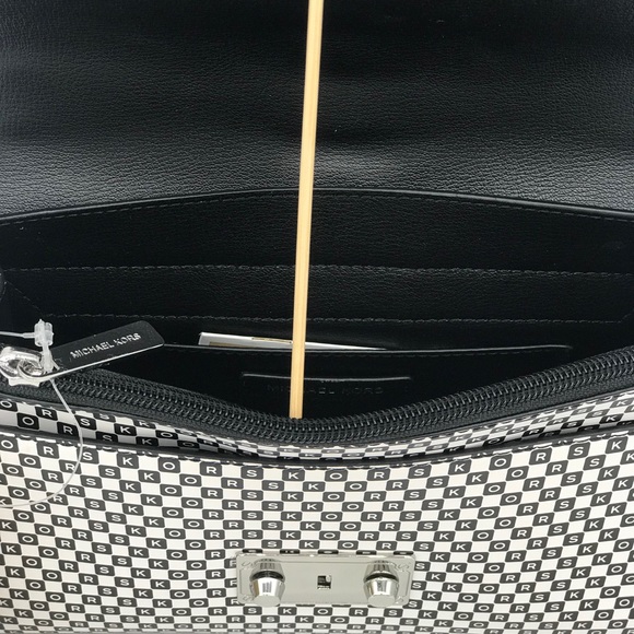 Michael Kors New York City MD Shoulder - Picture 12 of 14